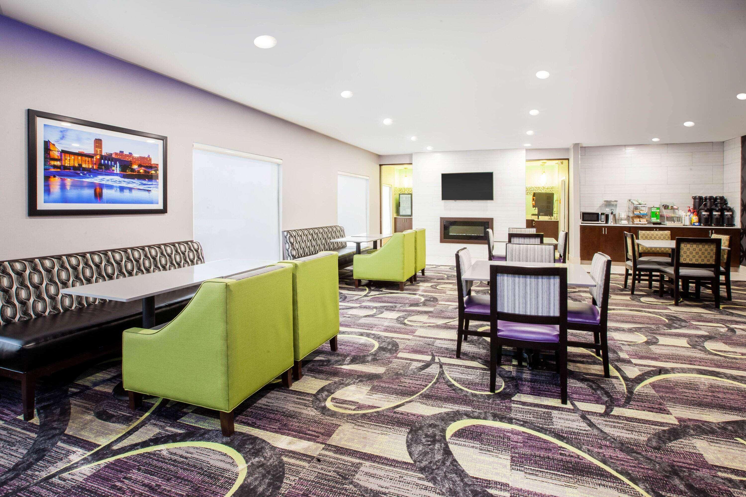 La Quinta Inn And Suites By Wyndham Элкхарт Экстерьер фото