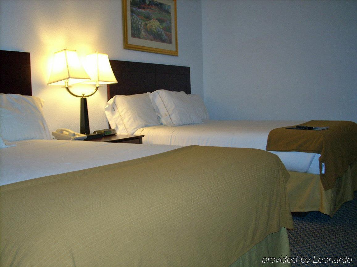 La Quinta Inn And Suites By Wyndham Элкхарт Номер фото