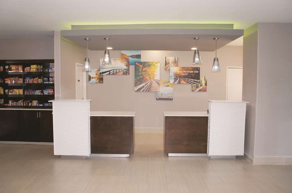 La Quinta Inn And Suites By Wyndham Элкхарт Интерьер фото