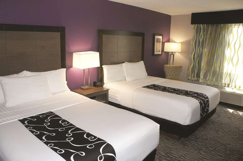 La Quinta Inn And Suites By Wyndham Элкхарт Номер фото